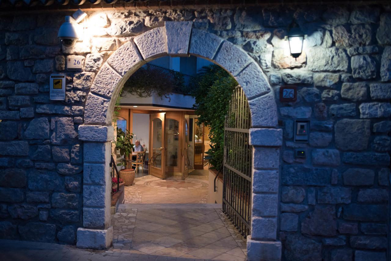 Hotel Venezia Malcesine Exterior photo
