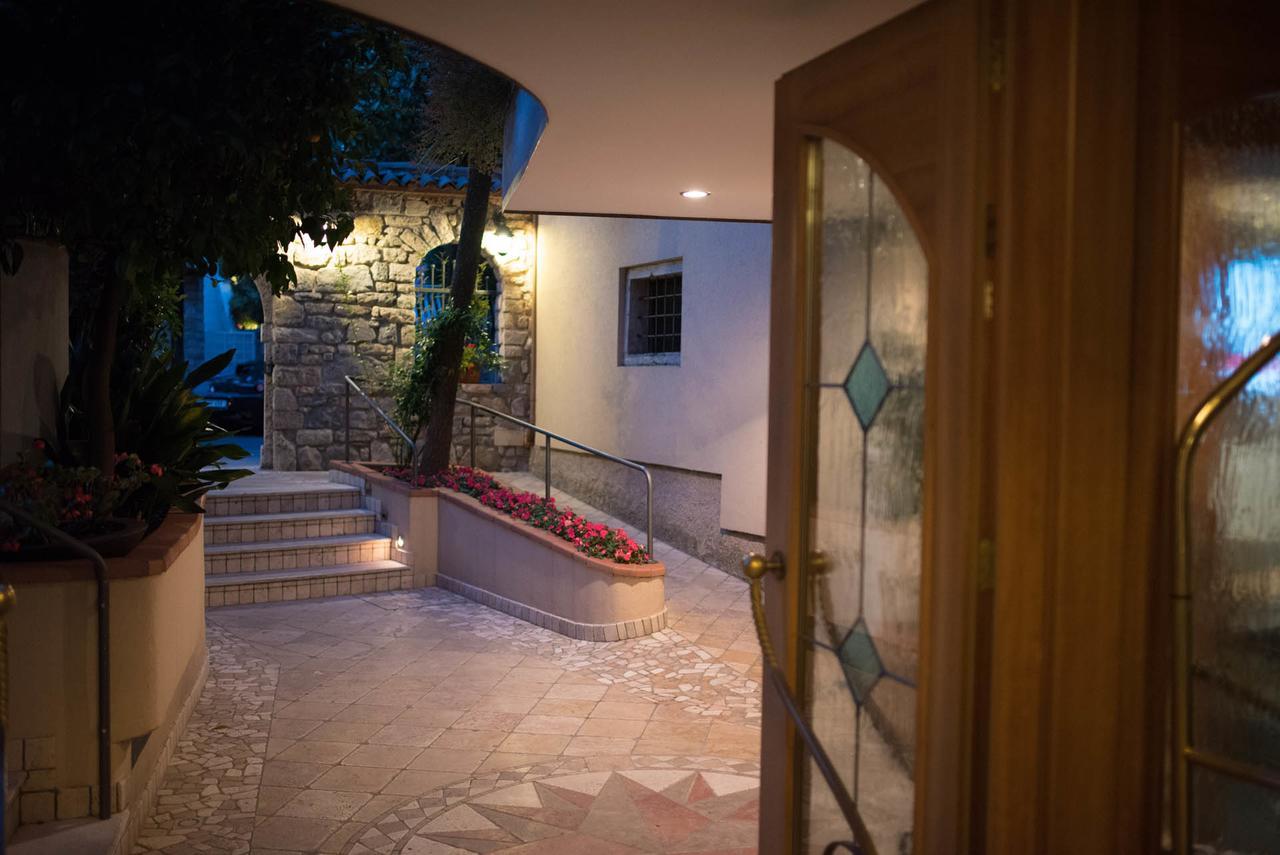 Hotel Venezia Malcesine Exterior photo